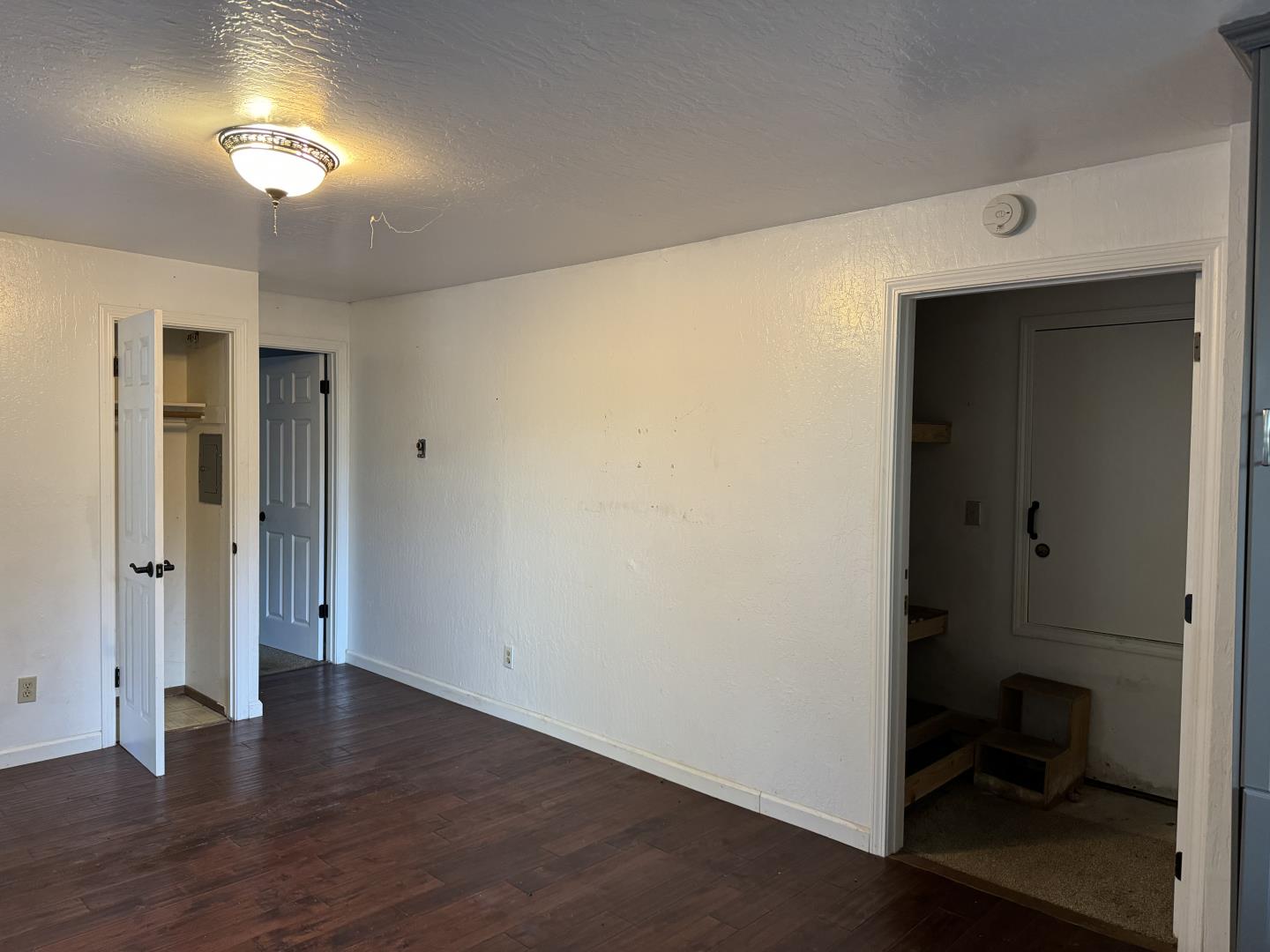 898 Bonita DR