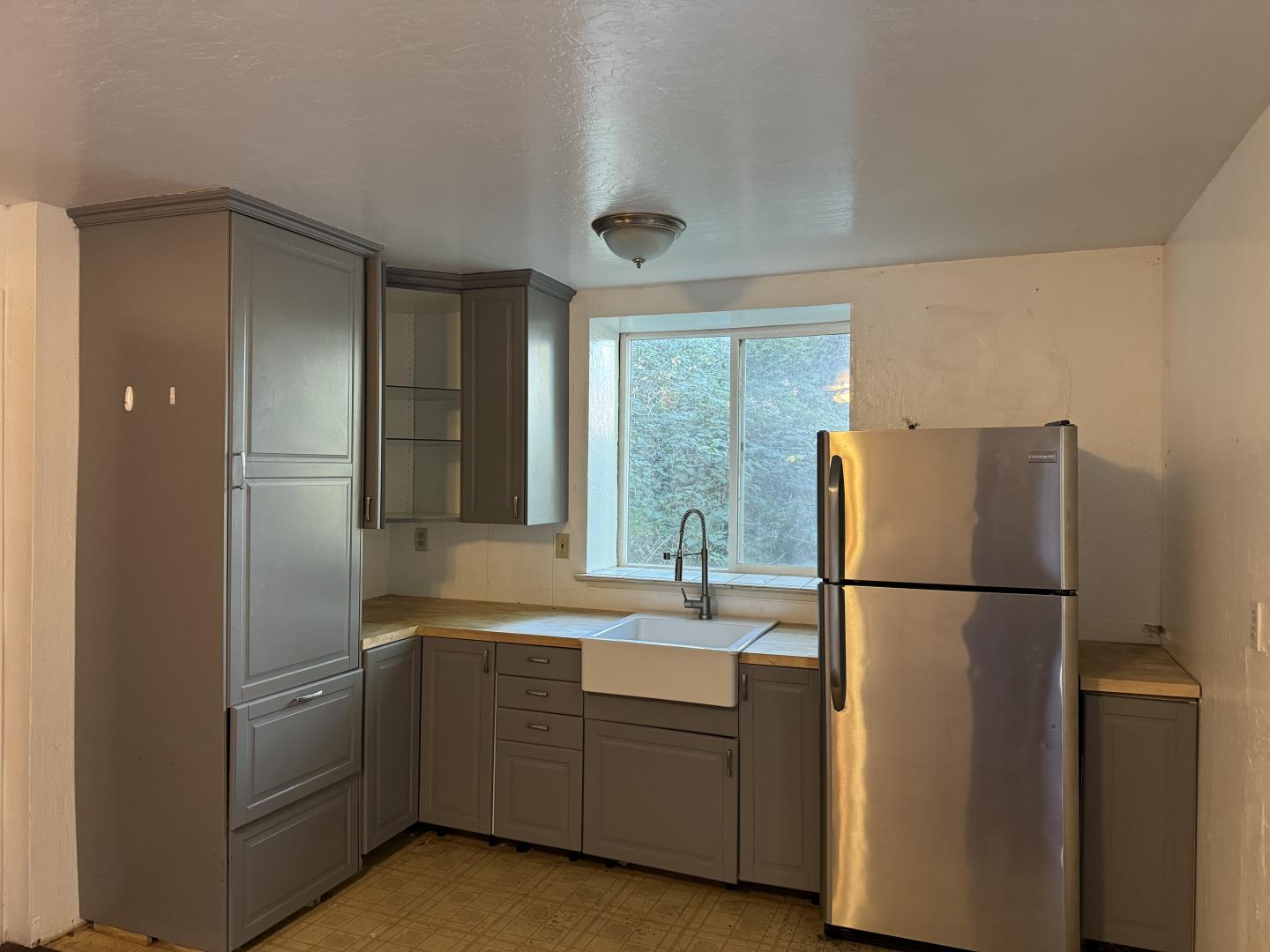 898 Bonita DR