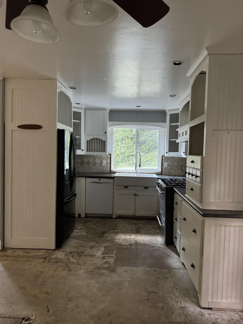 898 Bonita DR