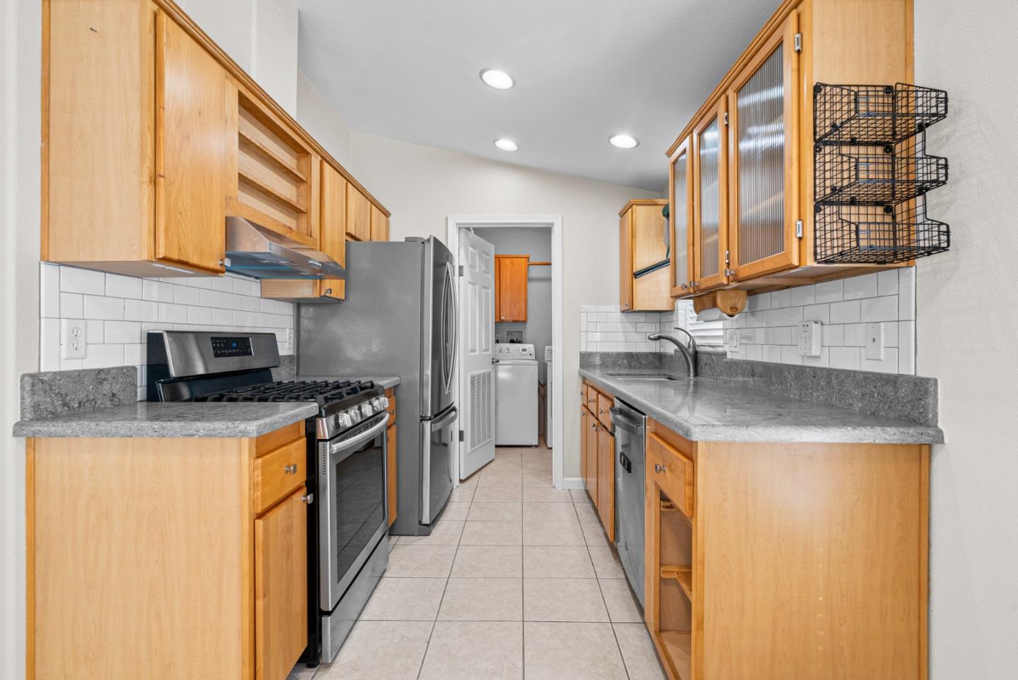998 38th Avenue Unit: 19