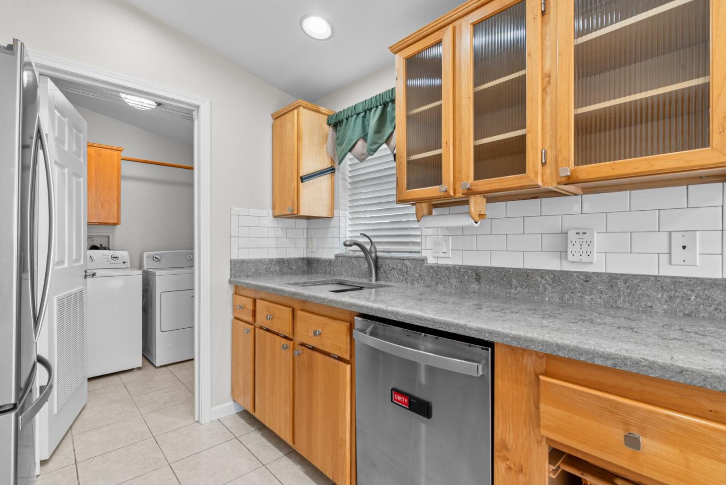 998 38th Avenue Unit: 19