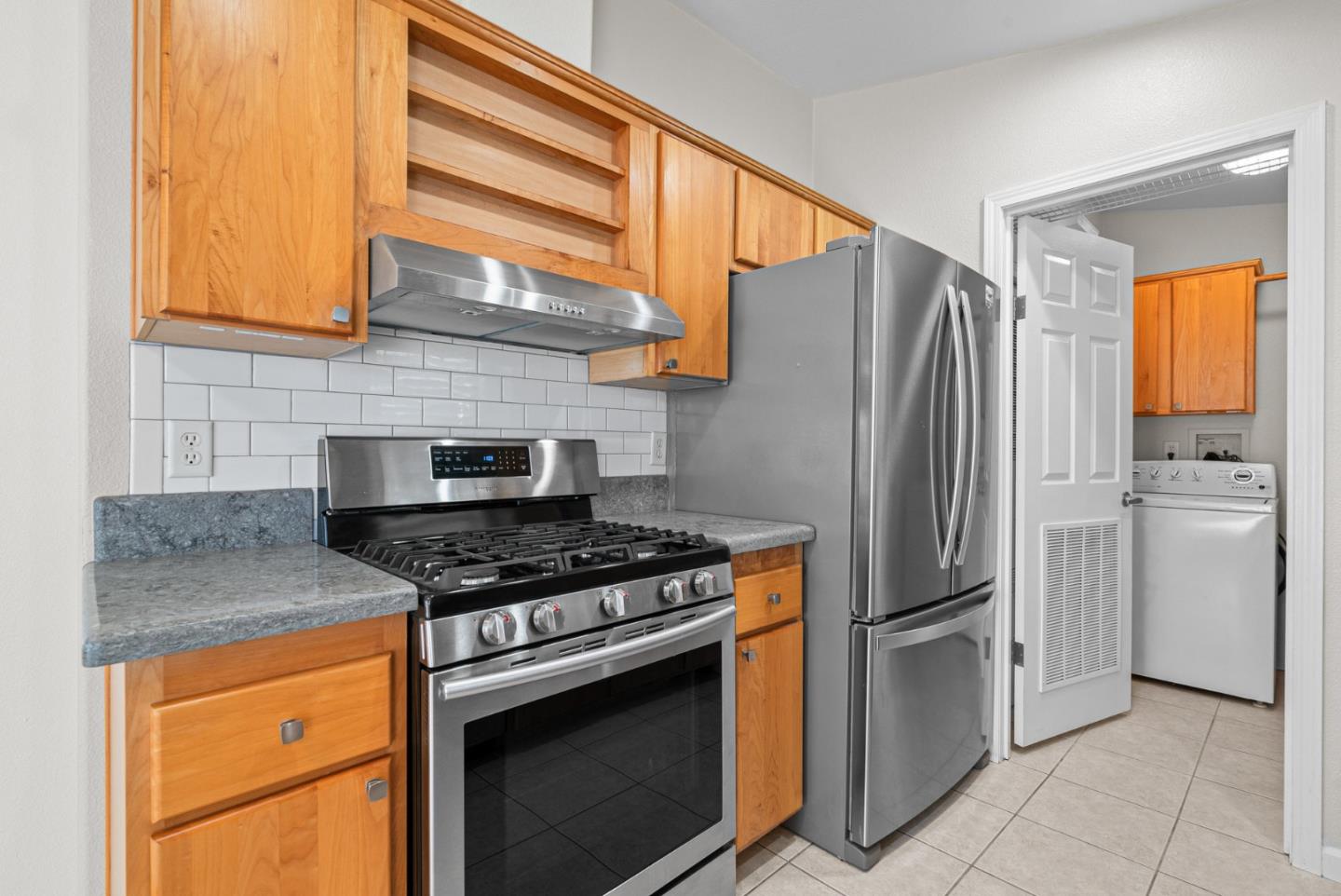 998 38th Avenue Unit: 19