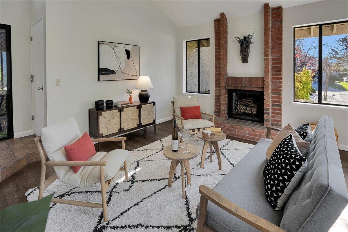 2387 Lascar Court