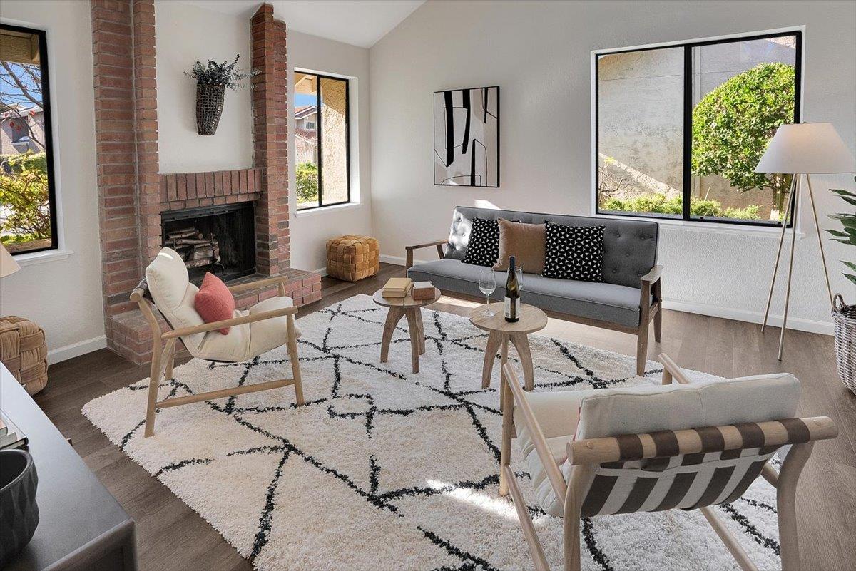 2387 Lascar Court
