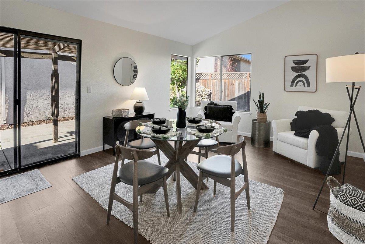 2387 Lascar Court
