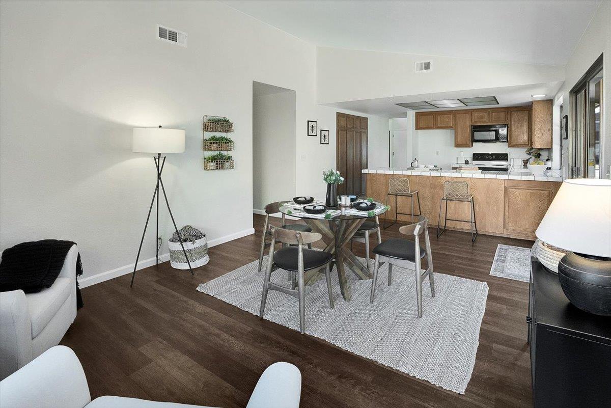 2387 Lascar Court