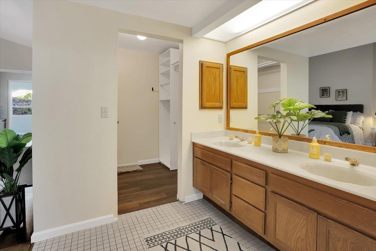 2387 Lascar Court