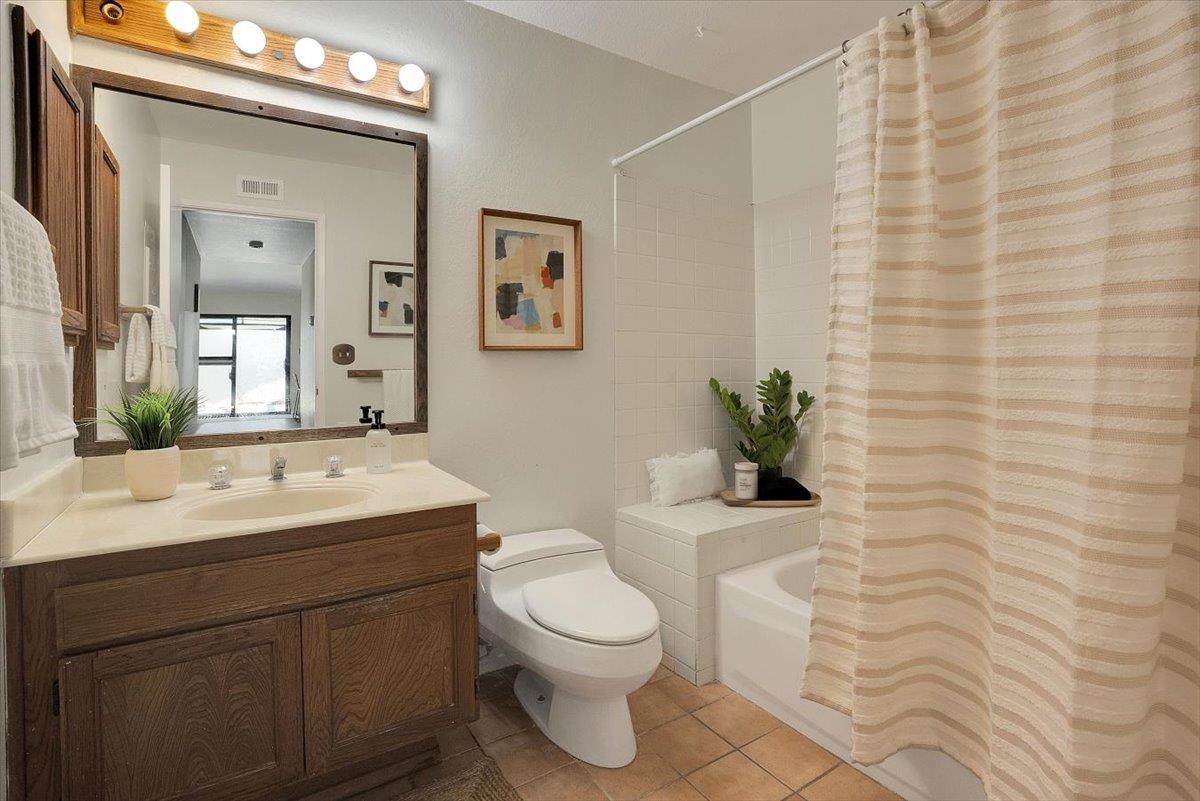 2387 Lascar Court