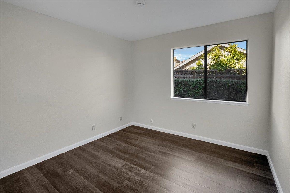 2387 Lascar Court