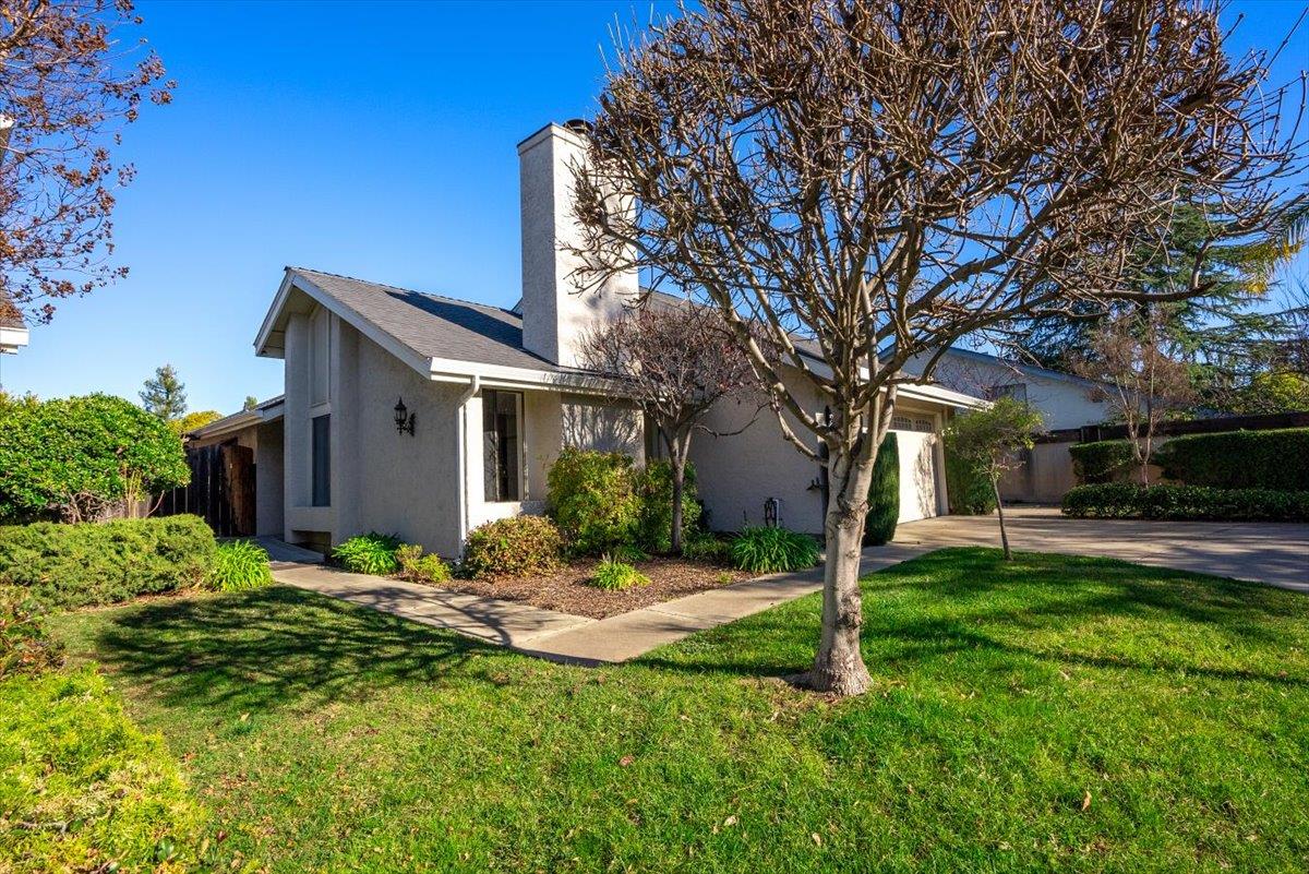 2387 Lascar Court