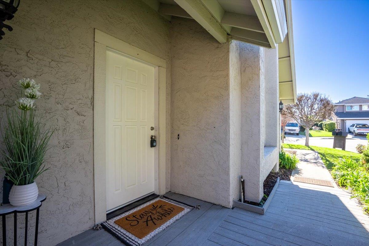 2387 Lascar Court
