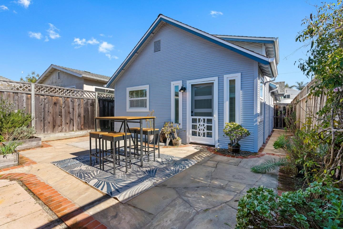 215 Dufour Street