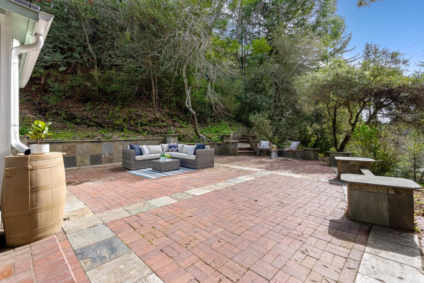 1933 Redwood Drive