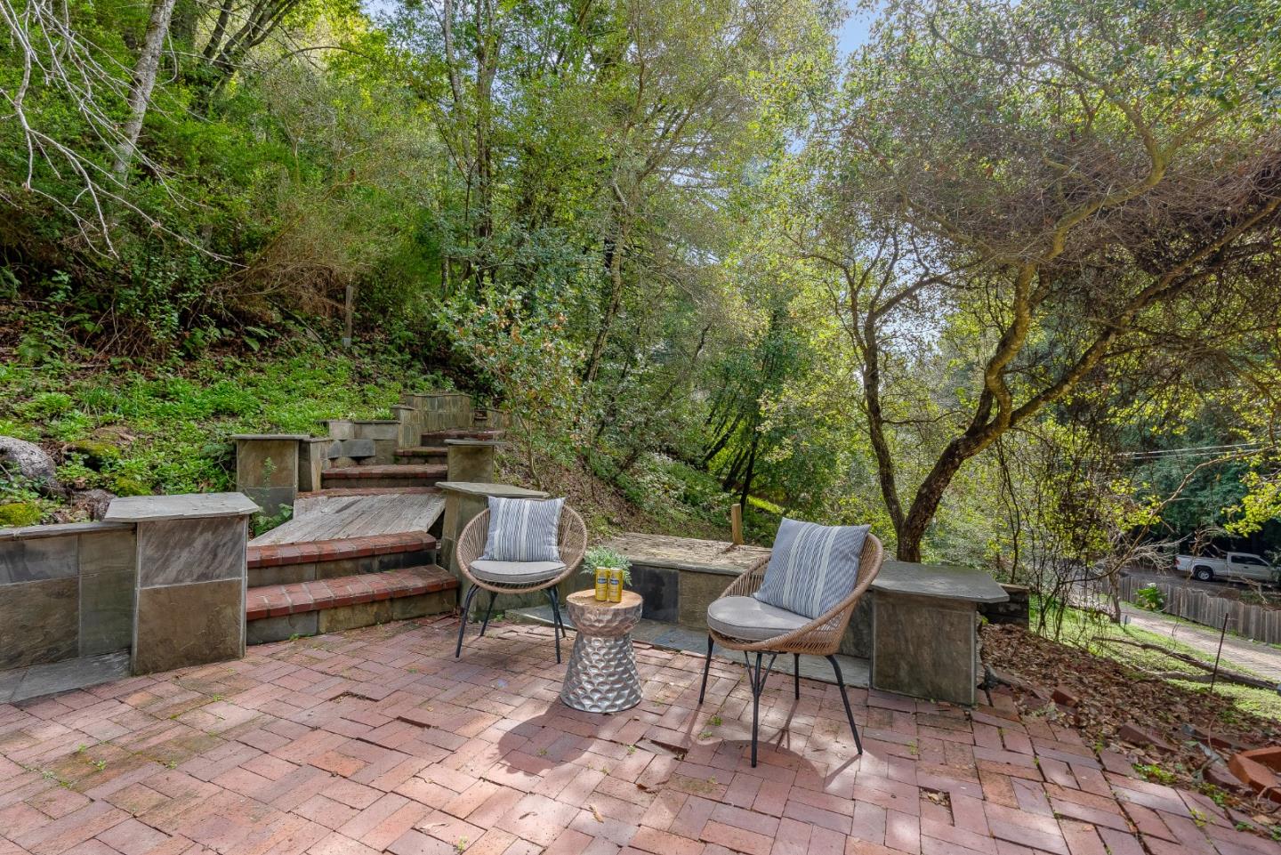 1933 Redwood Drive