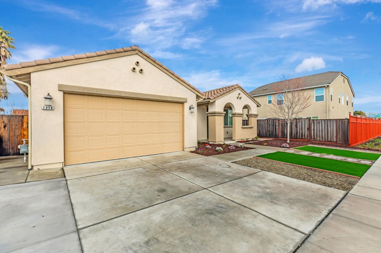 1216 Steinbeck DR
