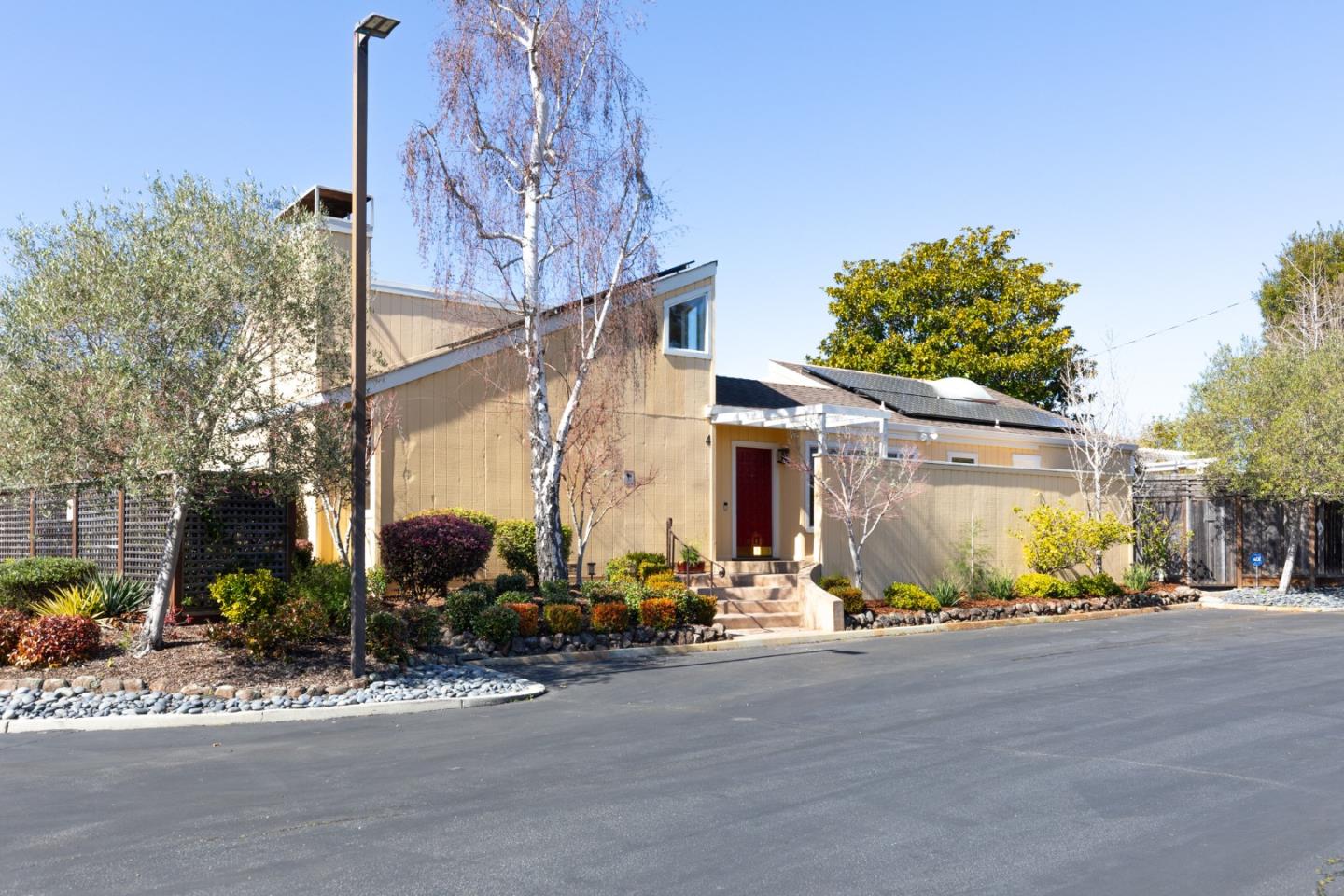 4 Berkeley Court