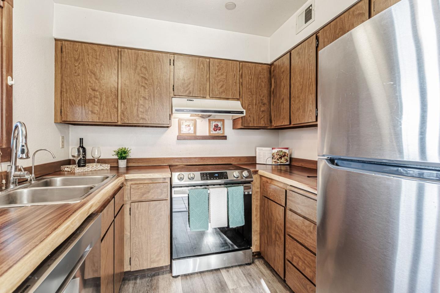 323 Broadway A2