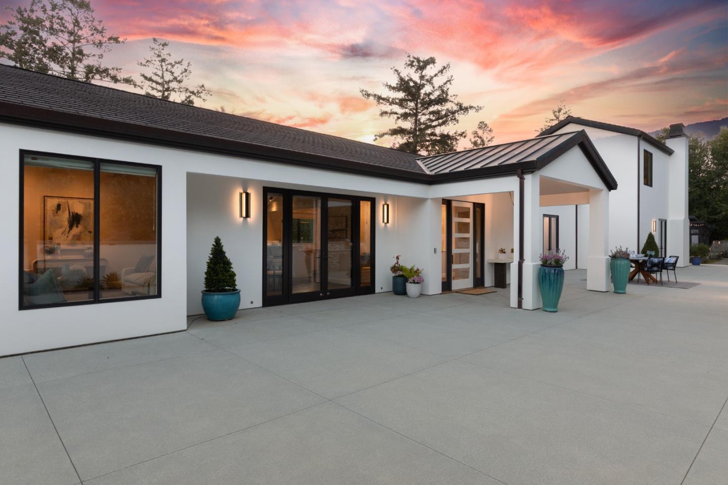 39 Hollins Drive