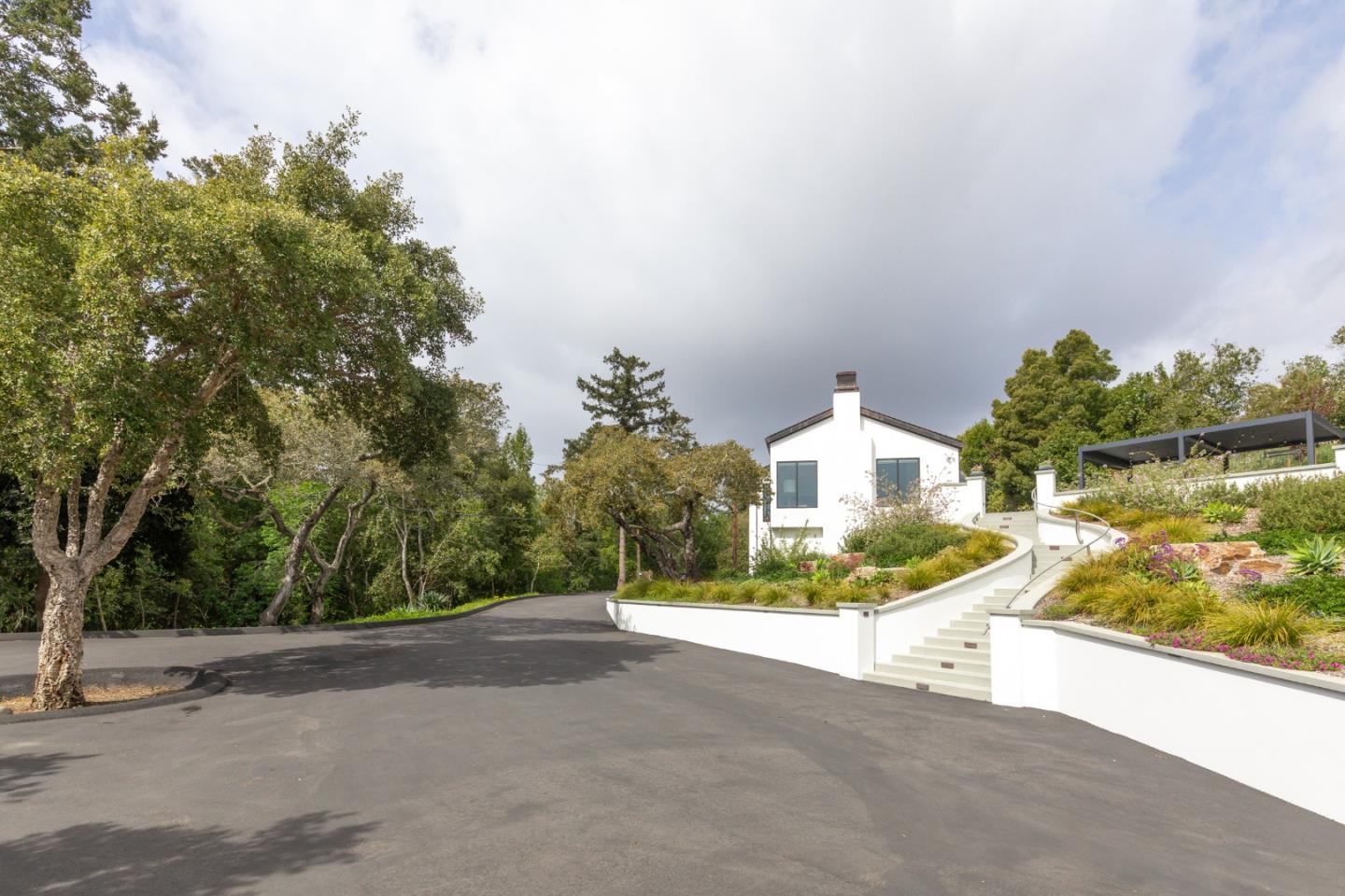 39 Hollins Drive