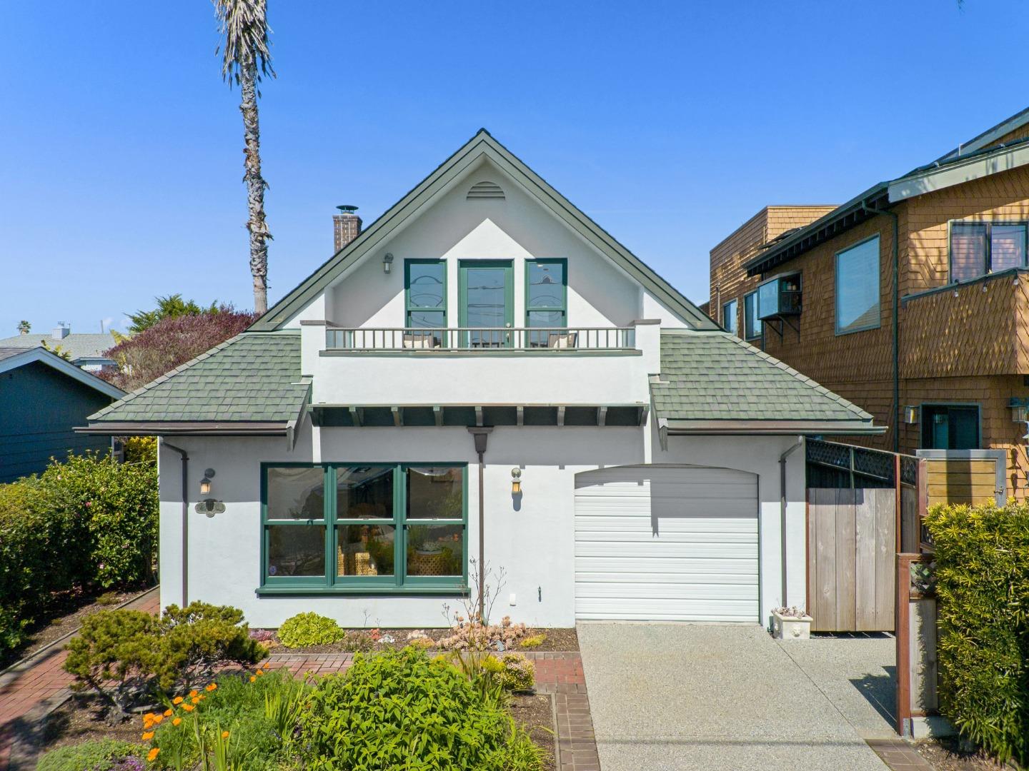 910 Pelton Avenue