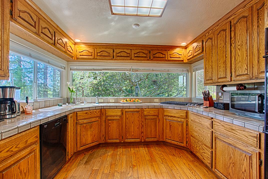 305 Mountain View Road