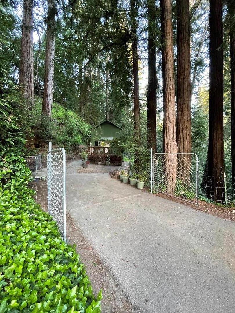 305 Mountain View Road