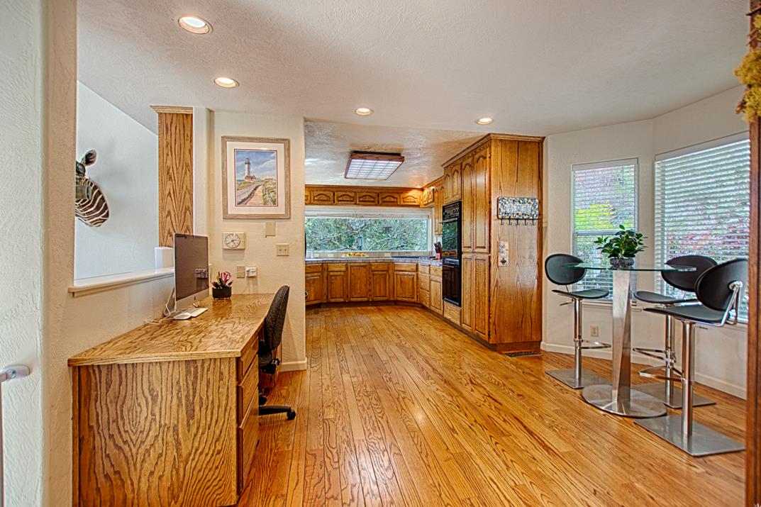 305 Mountain View Road