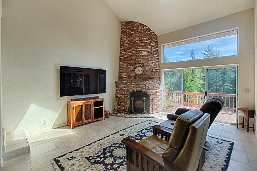 305 Mountain View Road