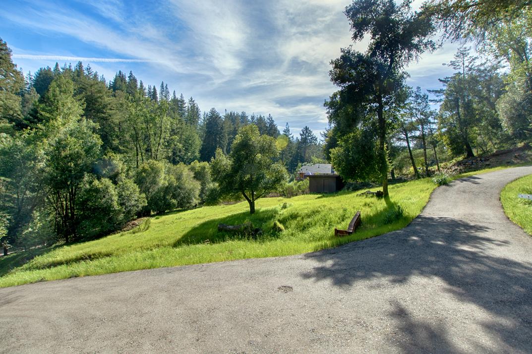 305 Mountain View Road