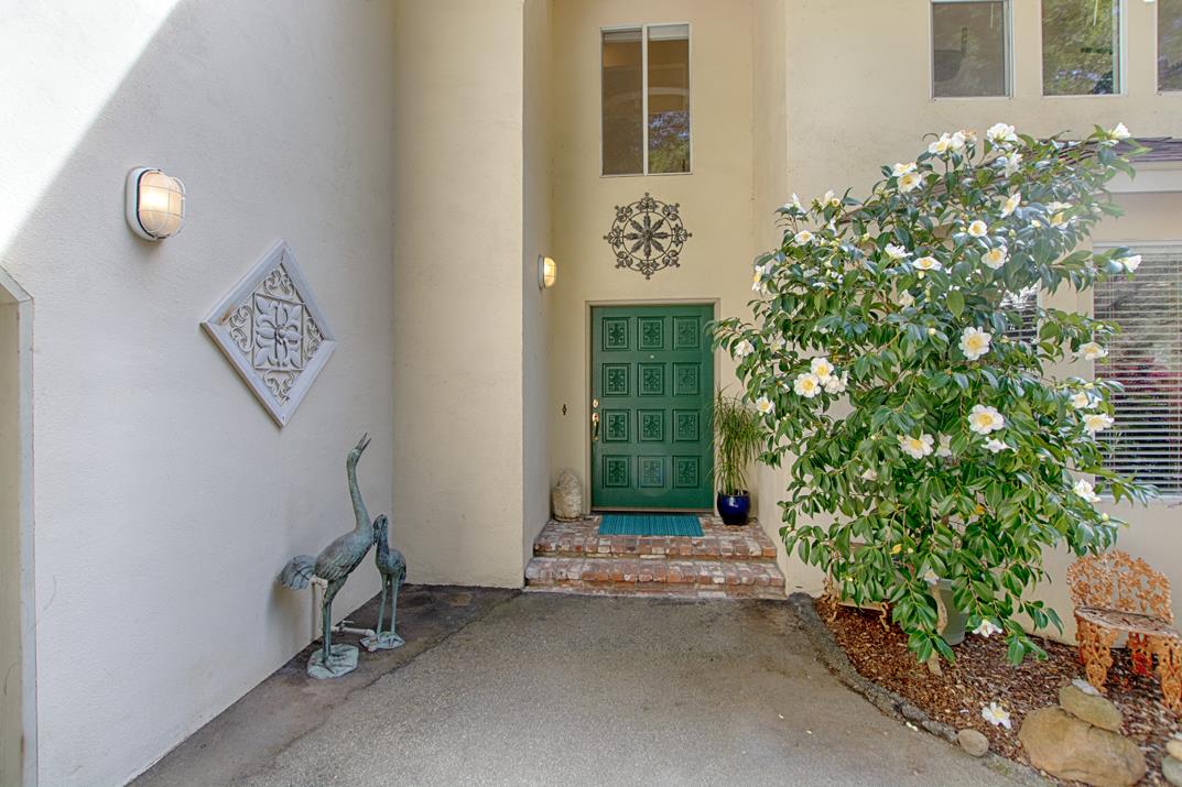 305 Mountain View Road
