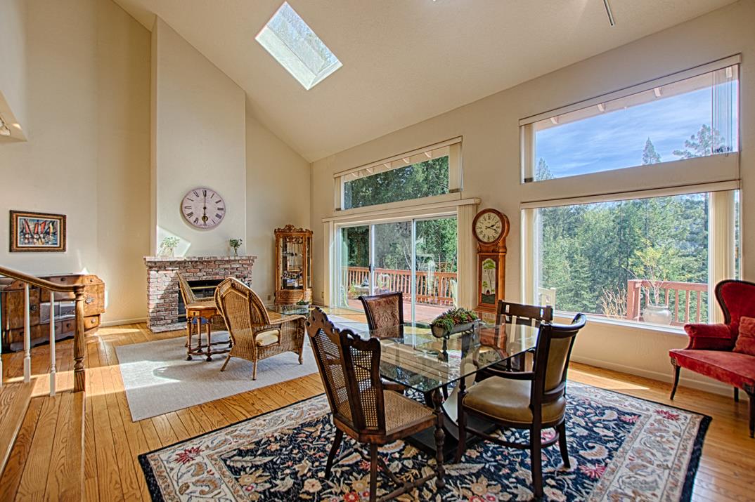 305 Mountain View Road