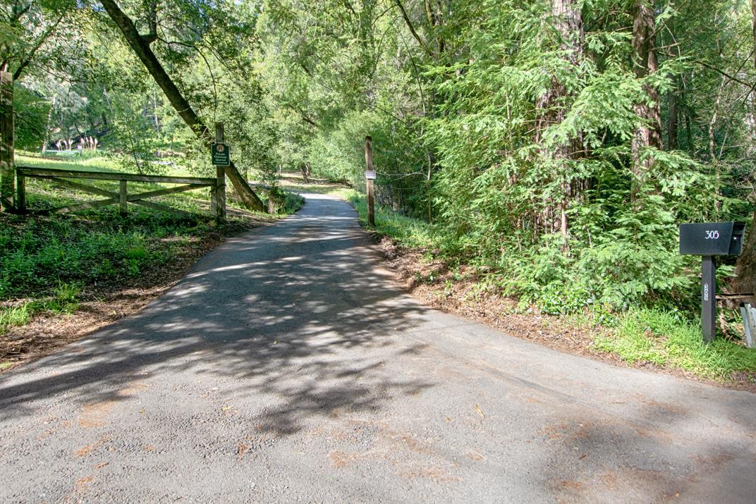 305 Mountain View Road