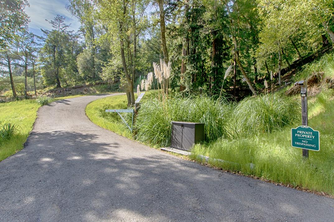 305 Mountain View Road