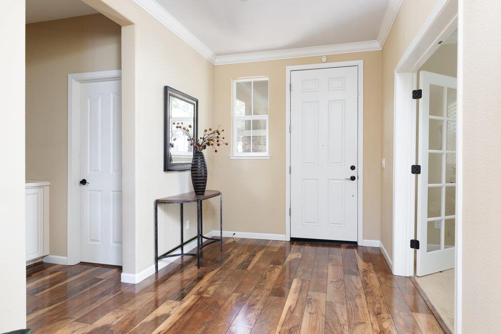 104 Meadowview Lane