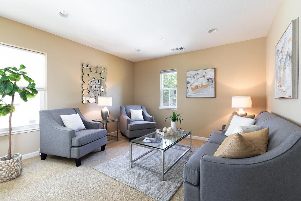 104 Meadowview Lane