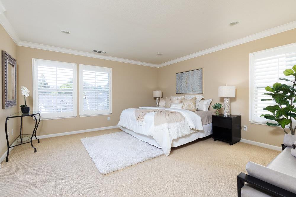 104 Meadowview Lane