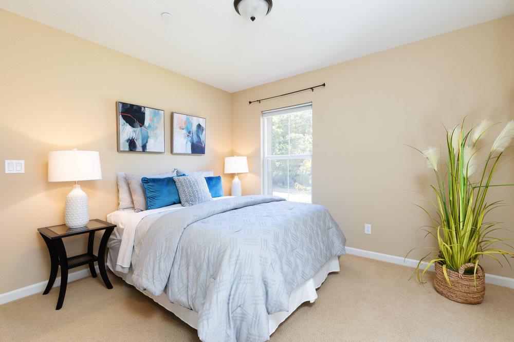 104 Meadowview Lane