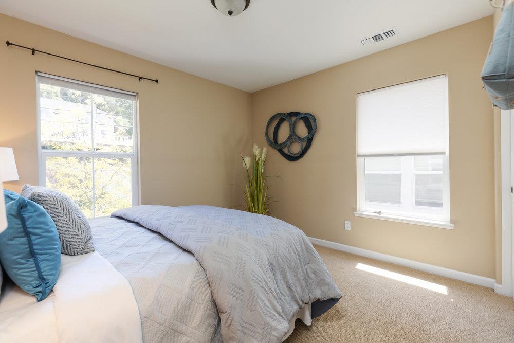 104 Meadowview Lane