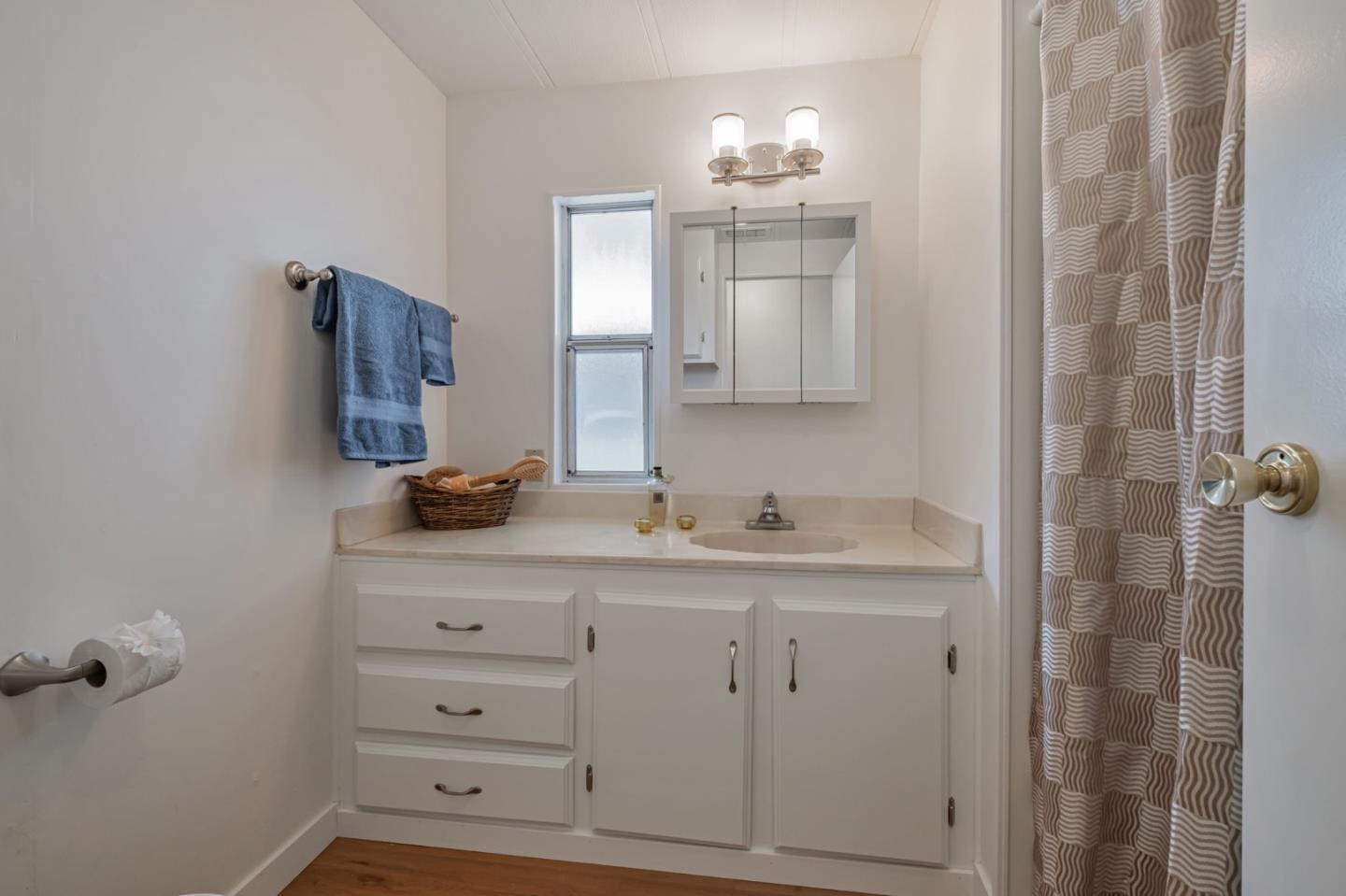 998 38th Avenue Unit: 11