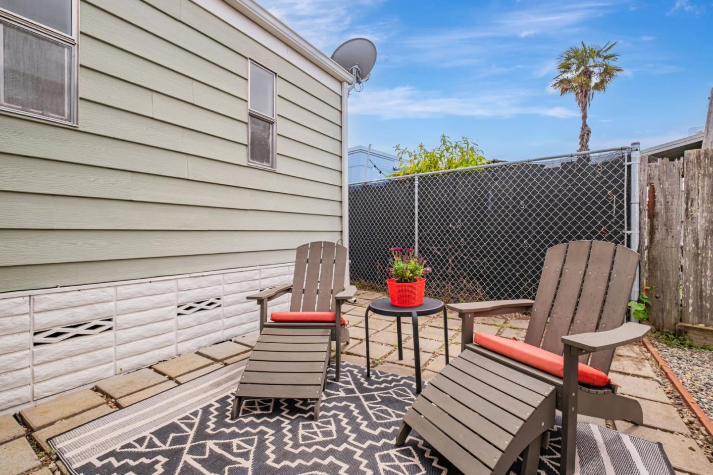 998 38th Avenue Unit: 11