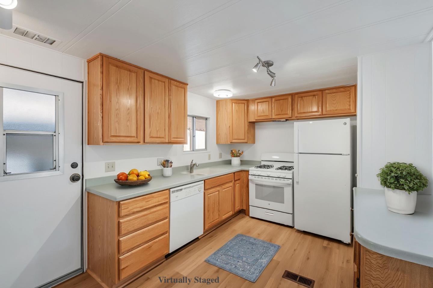 998 38th Avenue Unit: 11