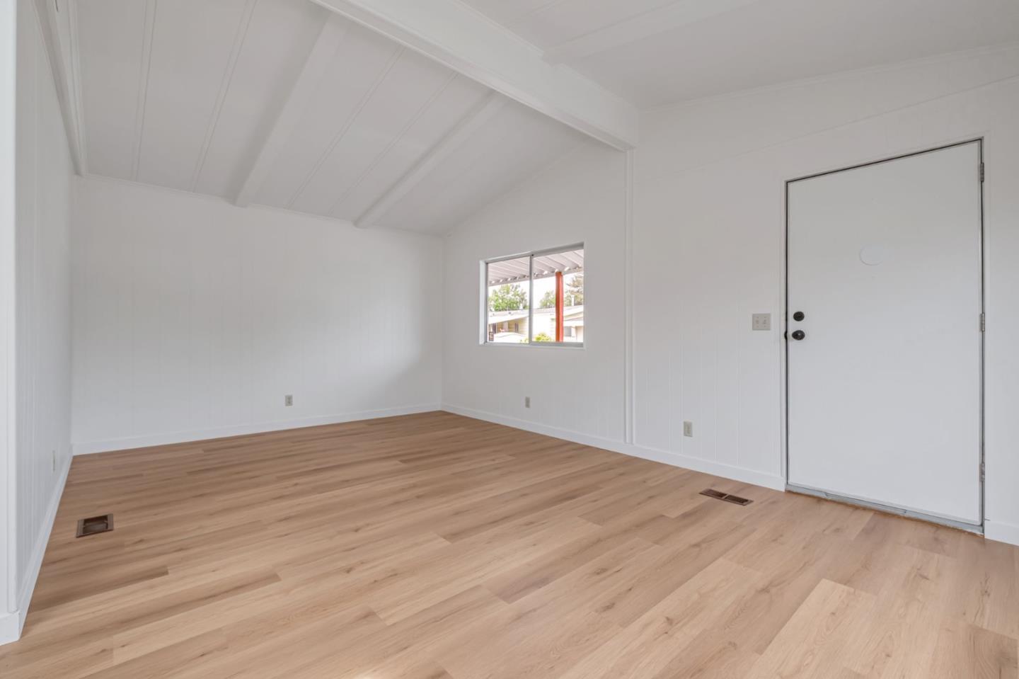 998 38th Avenue Unit: 11