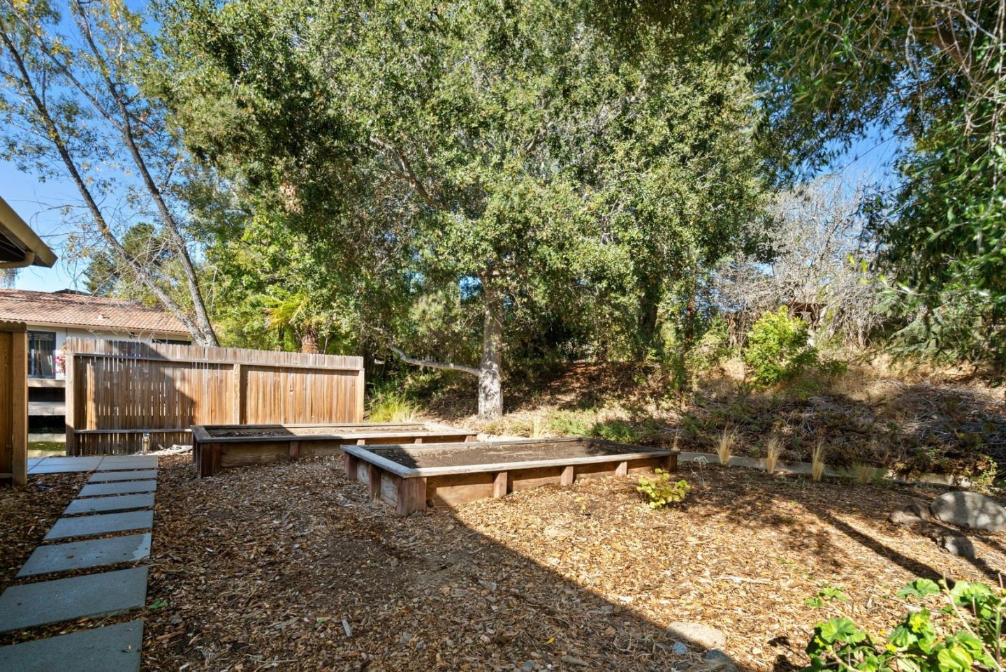 14 Laguna Robles
