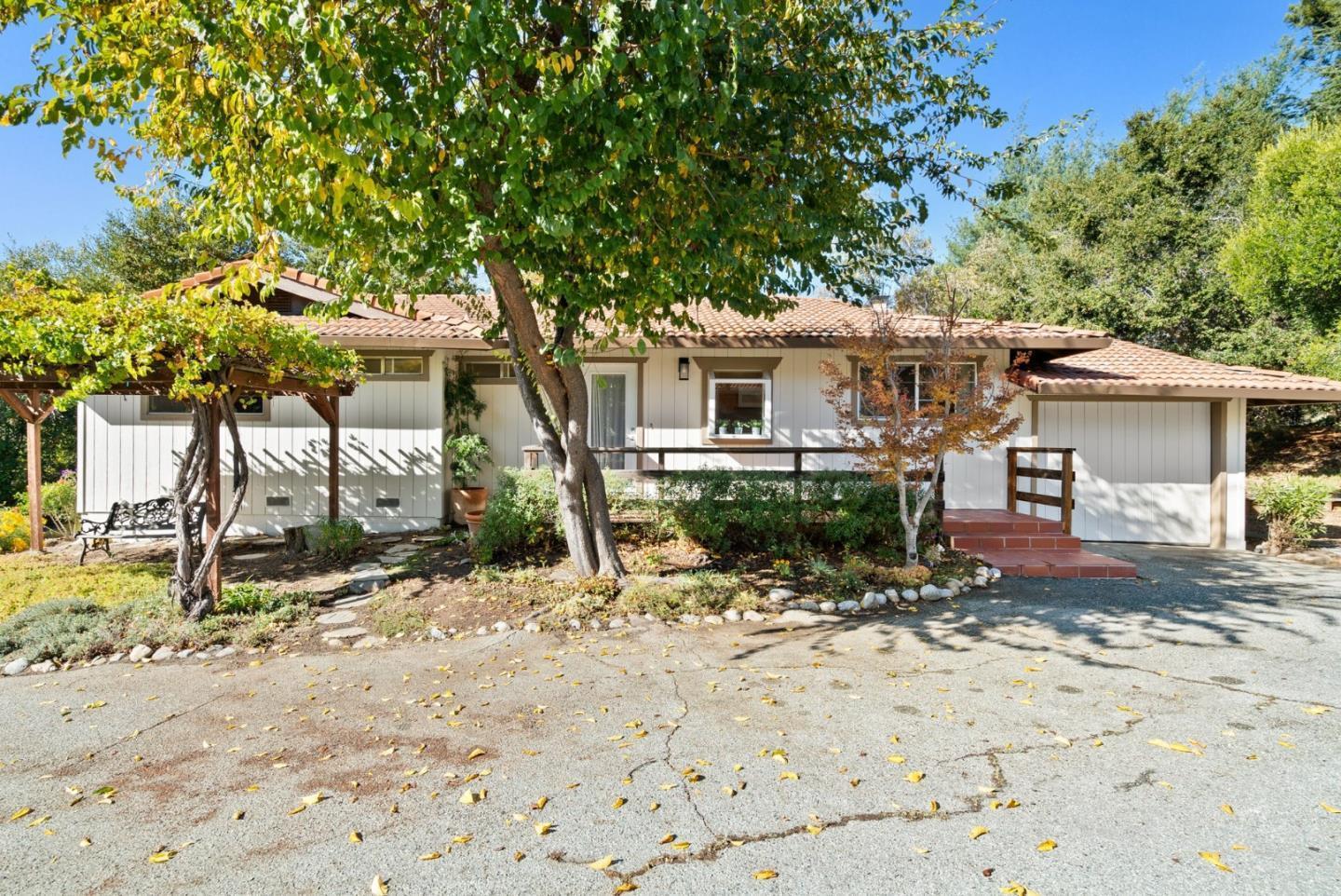 14 Laguna Robles