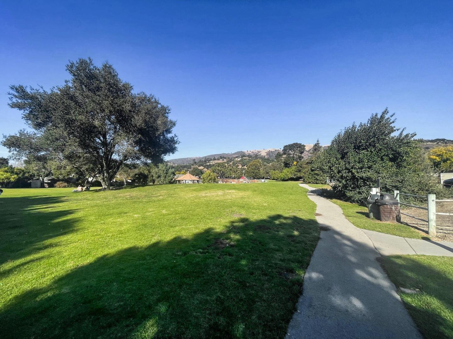 14 Laguna Robles