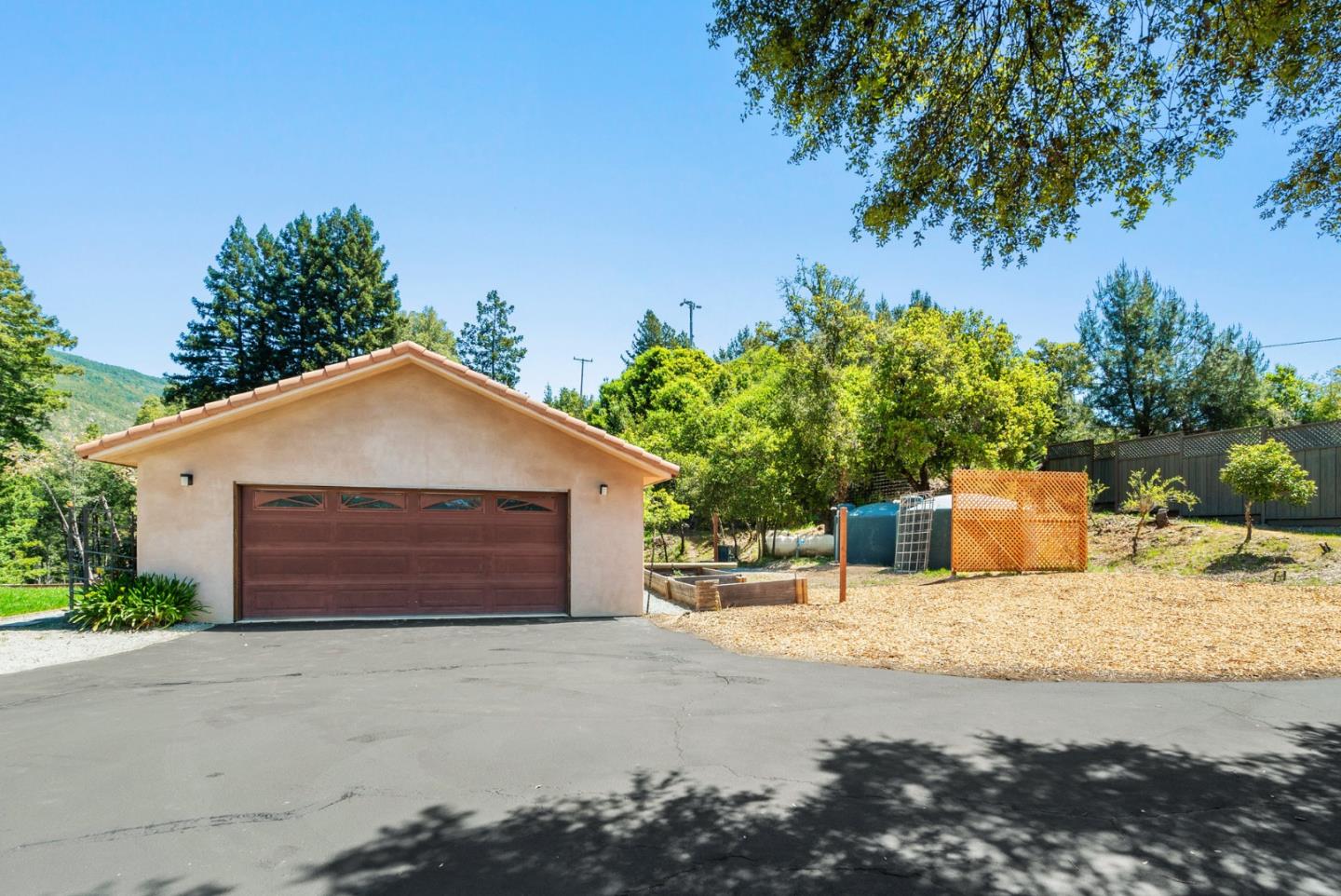 620 Ormsby Cutoff