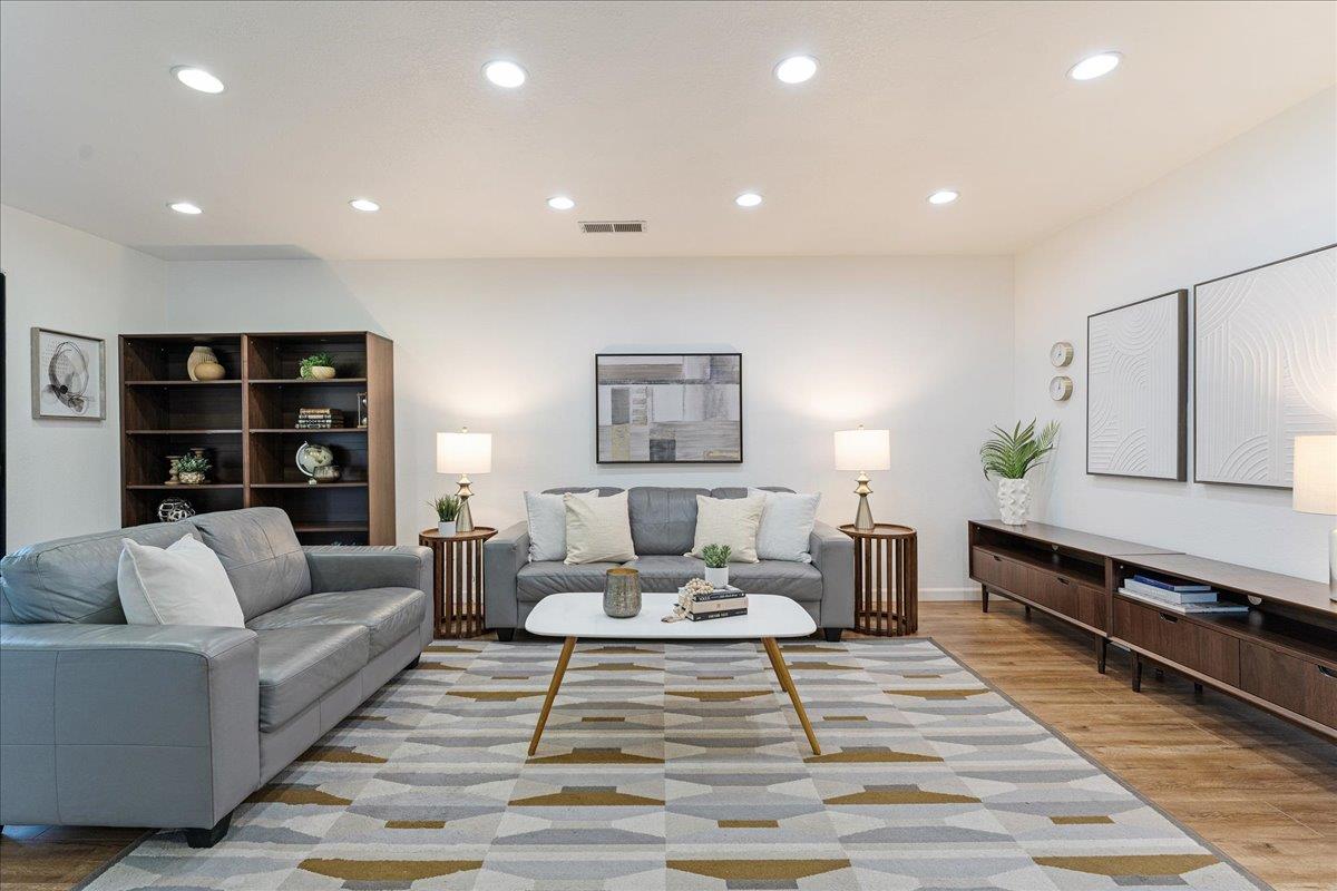 46 Shaniko Common 46