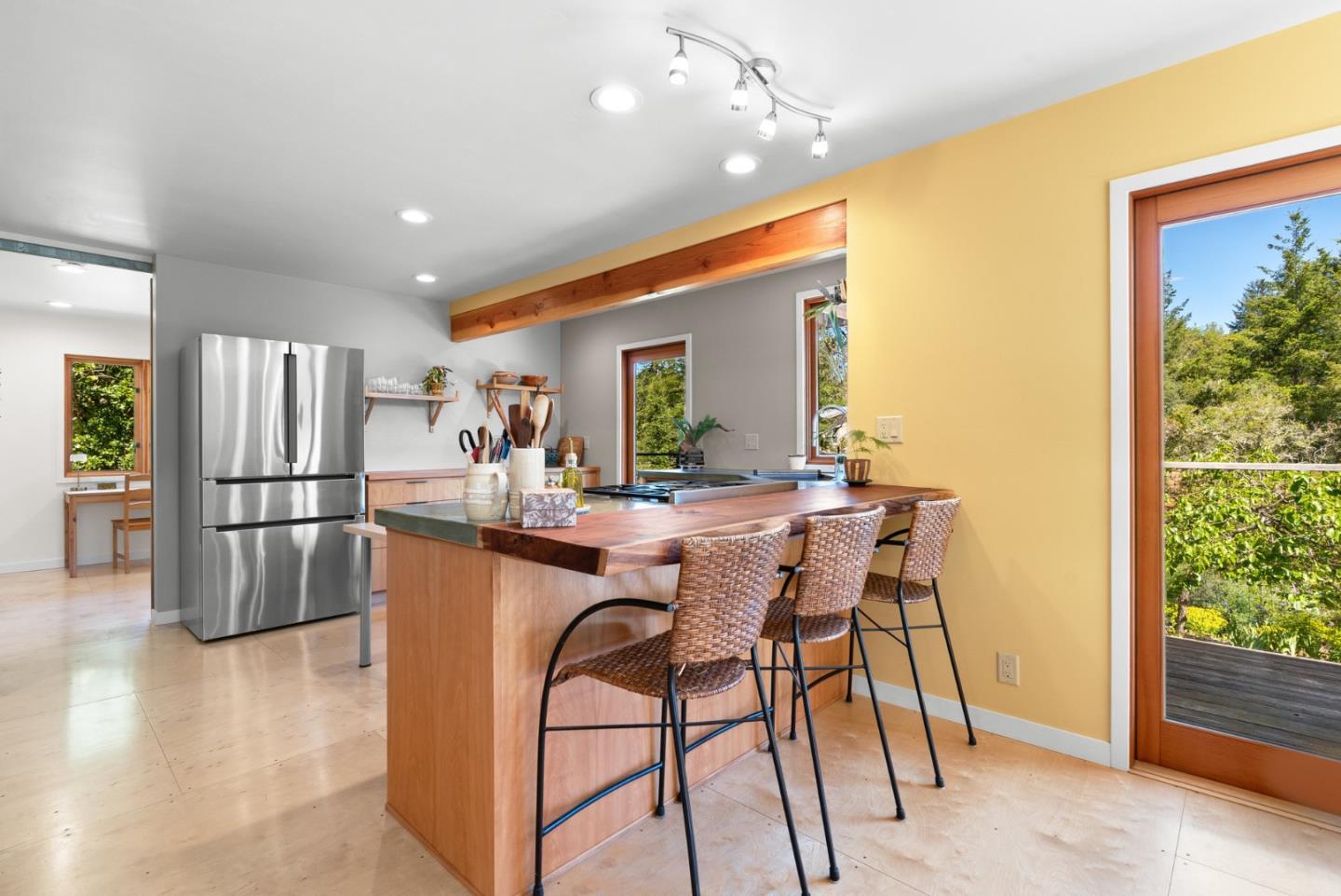 280 Azalea LN