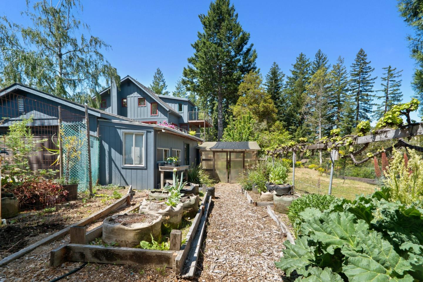 280 Azalea LN
