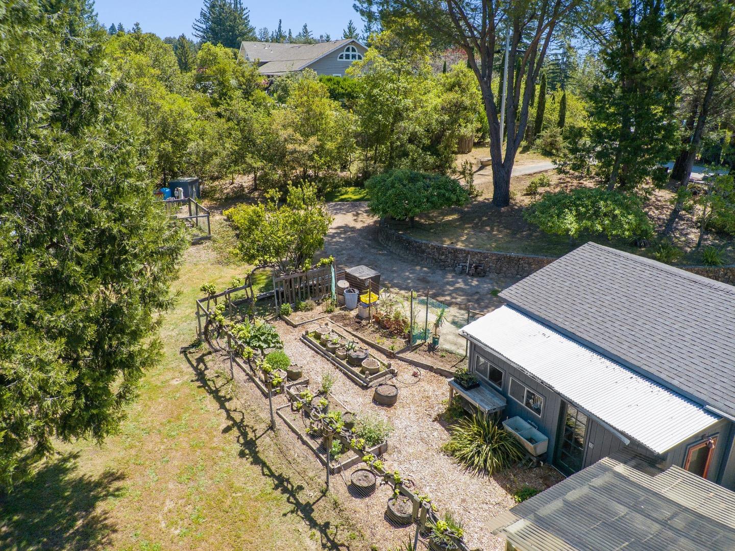 280 Azalea LN